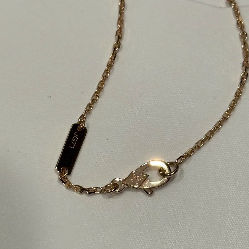 Van Cleef & Arpels 2025 Pink Mother Of Pearl Holiday Pendant Necklace - Picture 6 of 7